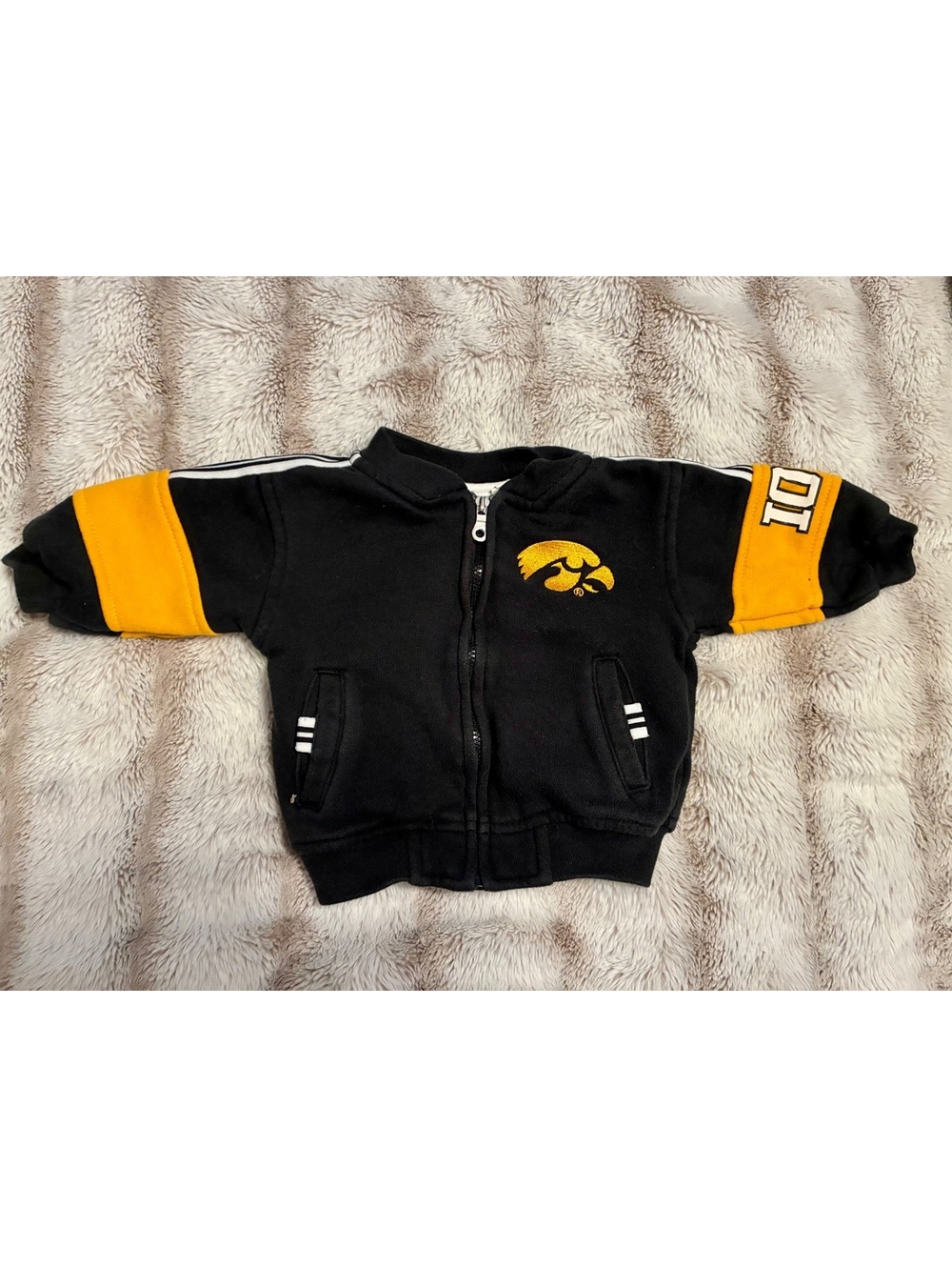 Outerstuff NCAA University of Iowa Hawkeyes Full-Zip Track Jacket 6-9 mths